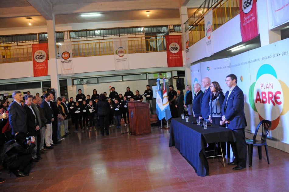 28309 | Firma Convenio Nuevas Obras Barrio Latinoamerica - Dir. Gral. de Comunicación Social (Marcelo Beltrame)