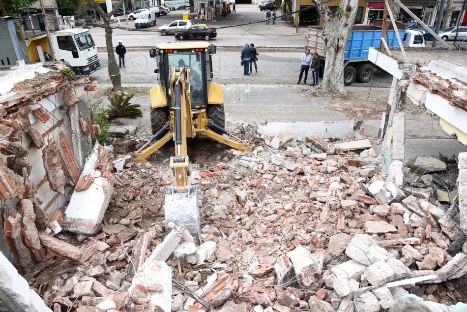 106691 | Recorrida por obra de demolición de edificaciones en Biedma y San Martín - Dir. Gral. de Comunicación Social (Silvio Moriconi)