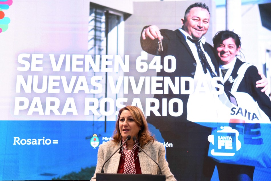 133212 | Firma de contrato de ejecución de 640 viviendas - Dir. Gral. de Comunicación Social (Silvio Moriconi)