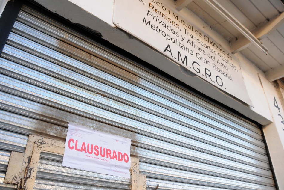 4869 | Clausura remisería ilegal en Junín al 5400 - Dir. Gral. Comunicación Socail (Marcelo Beltrame)