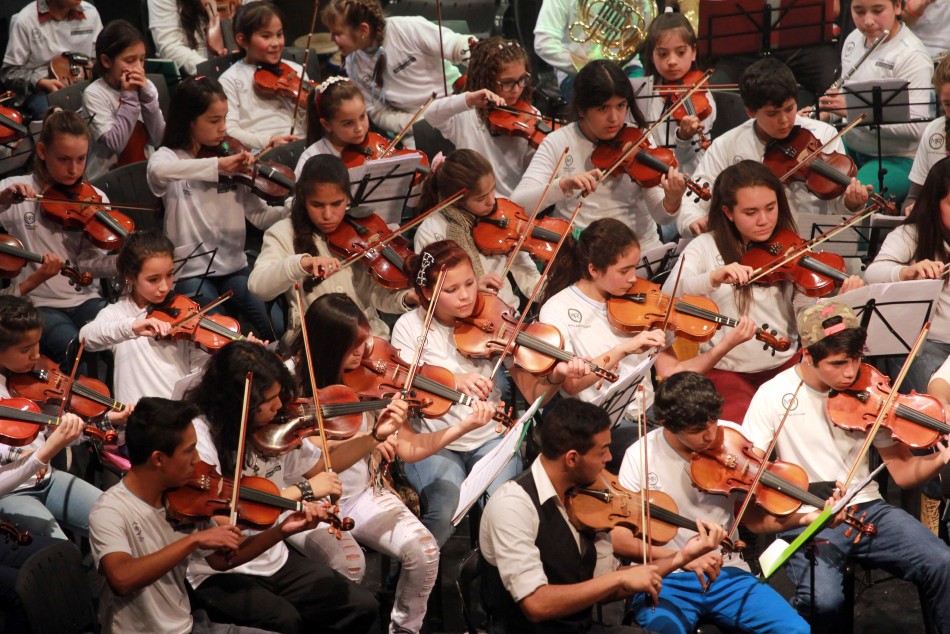 5335 | La Escuela Orquesta Barrio Ludueña presentó su primer trabajo discográfico  - undefined