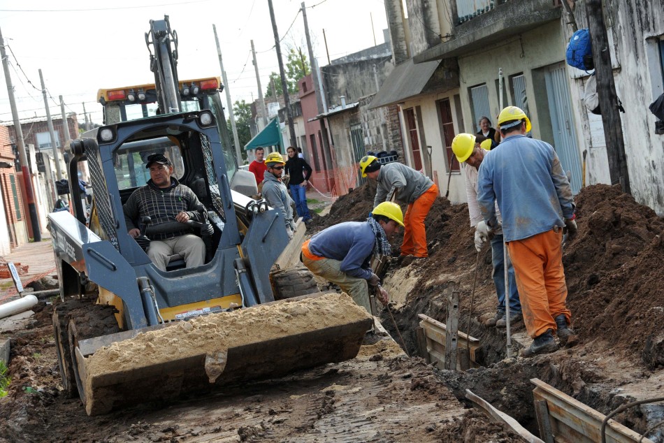 6577 | Recorrida obras cloacas en barrio Villa Urquiza  - Dir. Gral. de Comunicación Social (Marcelo Beltrame)