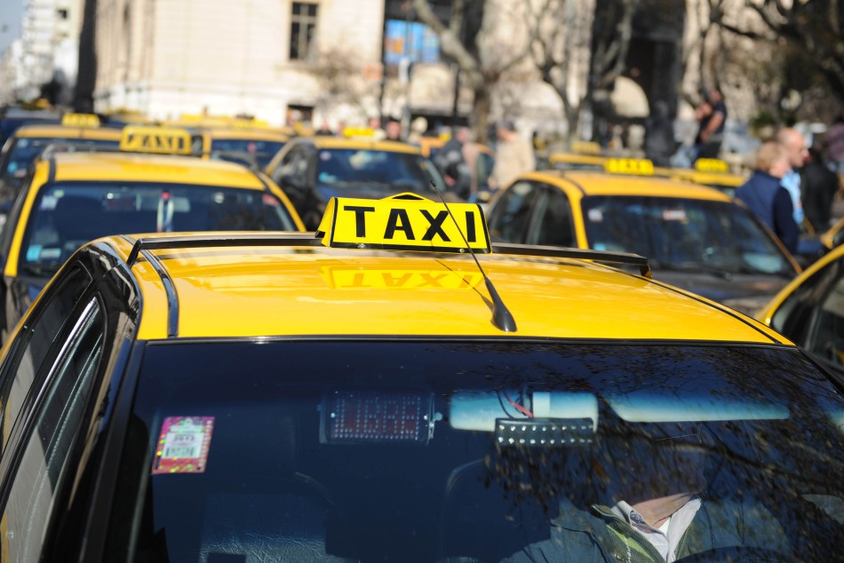 9587 | Ya rigen las nuevas tarifas de taxis y remises - Dir. Gral. de Comunicación Social (Silvio Moriconi)