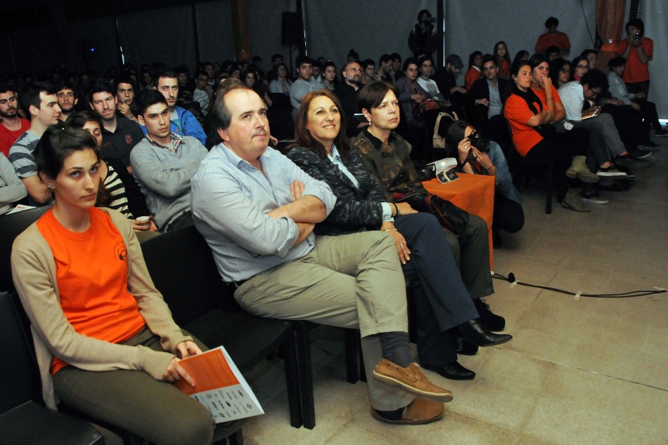 10438 | Congreso Rosarino de Estudiantes de Arquitectura - Dir. Gral. de Comunicación Social (Marcelo Beltrame)