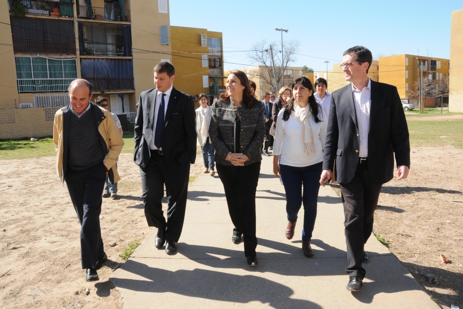 10893 | Avanzan los trabajos en el Fonavi Parque Field II - Dir. Gral. de Comunicación Social (Silvio Moriconi)