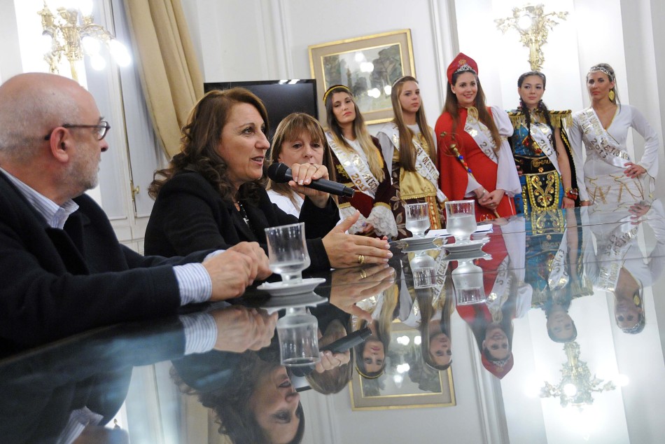 15081 | Presentacion colectividades 2014 - Dir. Gral. de Comunicación Social (Marcelo Beltrame)