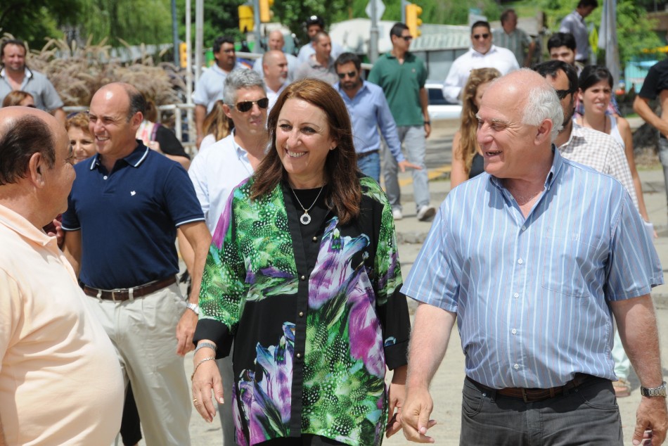 19999 | Firma convenio entrega de Gomón de seguridad - Dir. Gral. de Comunicación Social (Silvio Moriconi)
