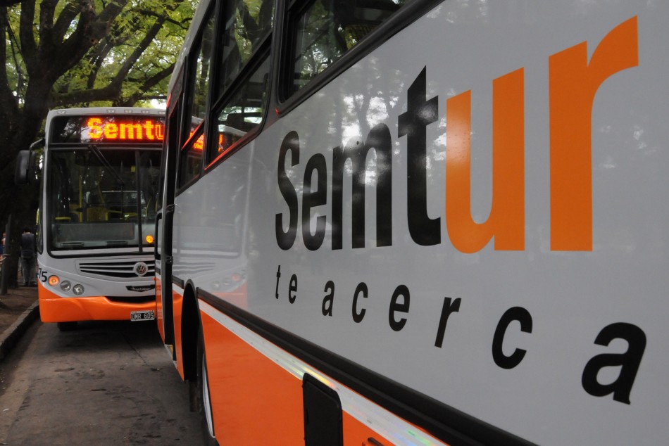 21559 | Presentación de nuevas unidades de la Semtur - Municipalidad de Rosario (archivo)