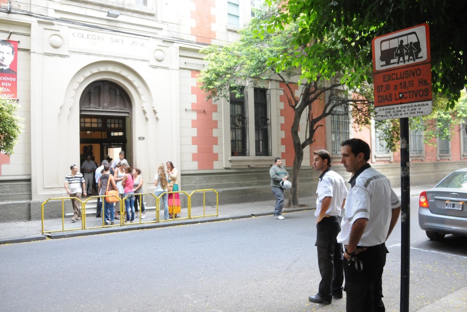 23435 | Control vehicular frente a escuelas.  - Franco Trovato Fuoco / Dir Gral Comunicación Social