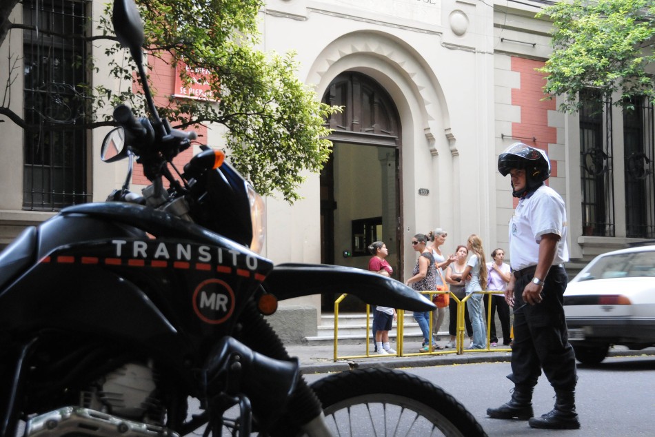 23436 | Control vehicular frente a escuelas.  - Franco Trovato Fuoco / Dir Gral Comunicación Social