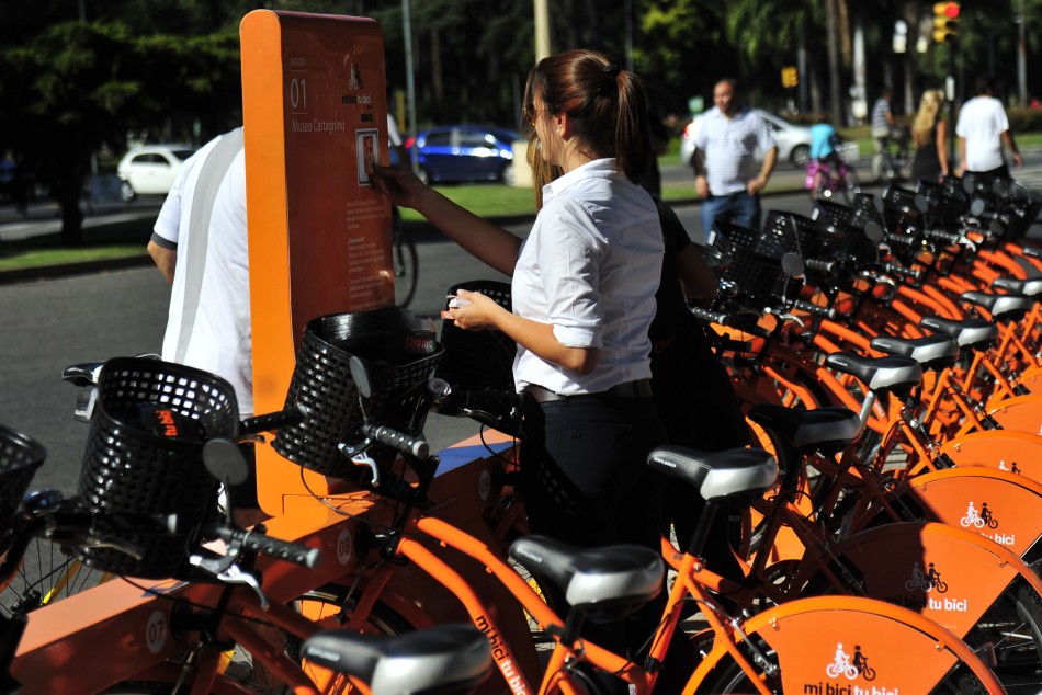 25365 | Continúa la puesta en marcha del sistema de bicicletas públicas MI bici Tu bici - Franco Trovato Fuoco / Dir Gral Comunicación Social.