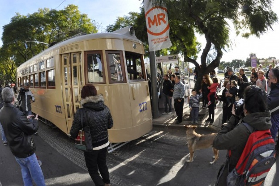 29818 | El legendario coche 277 vuelve a recorrer la ciudad en el feriado del 25 de mayo -