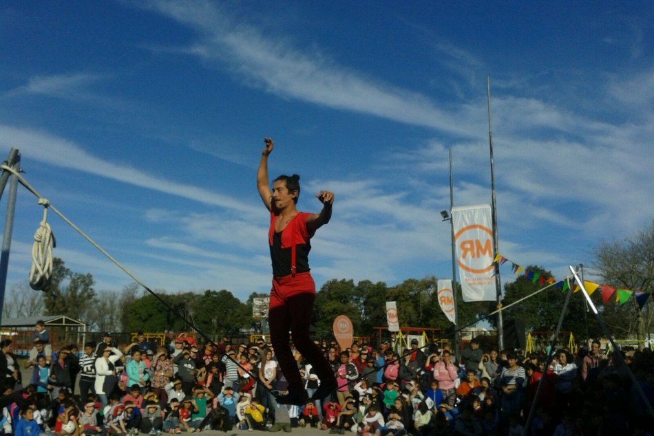 36566 | El Polideportivo Cristalería celebró el Mes del Niño - Centro Municipal Distrito Norte (Mariana Terrile)