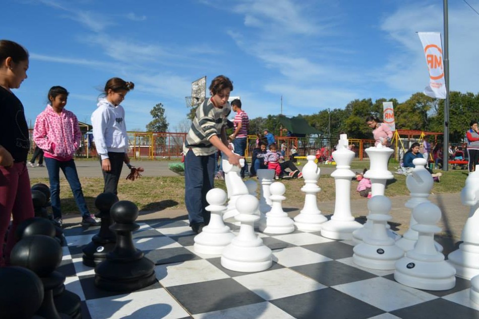 36573 | El Polideportivo Cristalería celebró el Mes del Niño - Centro Municipal Distrito Norte (Mariana Terrile)