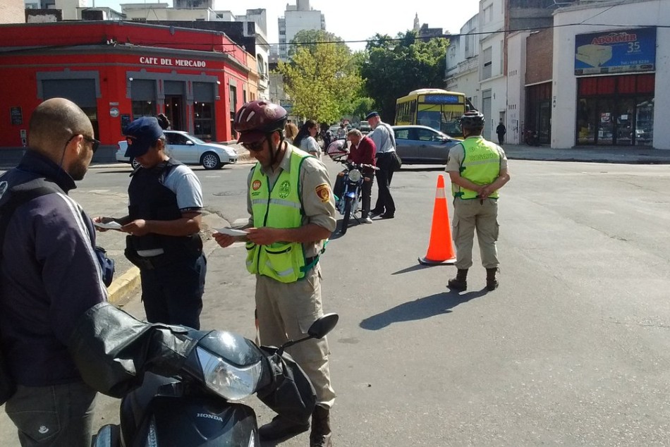 62675 | Operativo barrio Abasto: controles vehiculares -