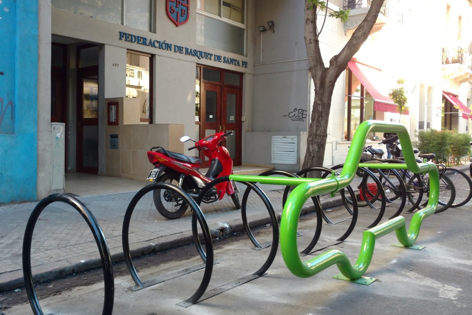 65383 | Los nuevos bicicleteros permiten estacionar hasta 12 rodados - Ente de la Movilidad de Rosario