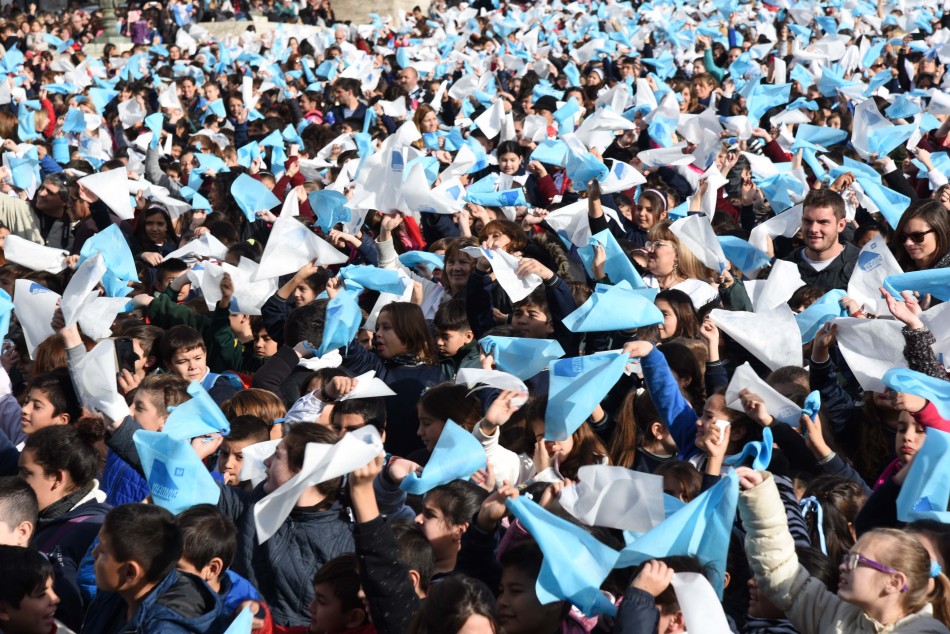 89753 | Promesa a la Bandera - Dir. Gral. de Comunicación Social (Silvio Moriconi)