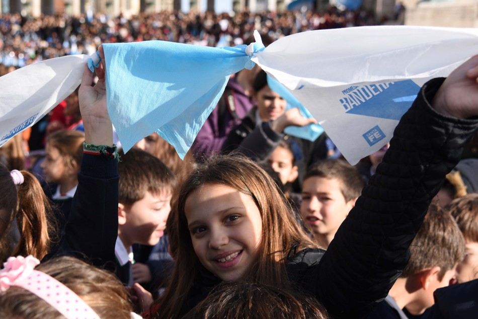 89750 | Promesa a la Bandera - Dir. Gral. de Comunicación Social (Silvio Moriconi)