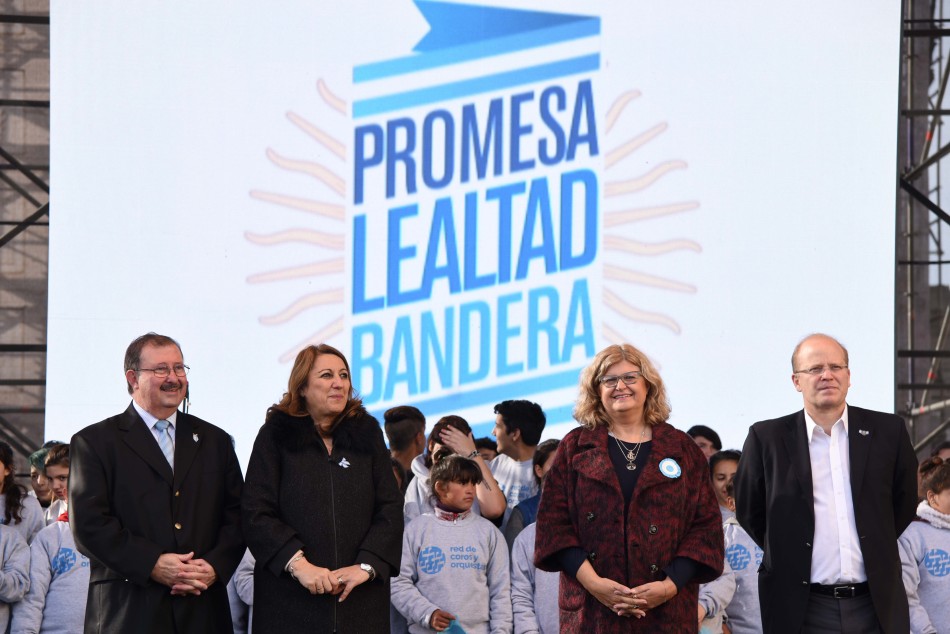 89757 | Promesa a la Bandera - Dir. Gral. de Comunicación Social (Silvio Moriconi)