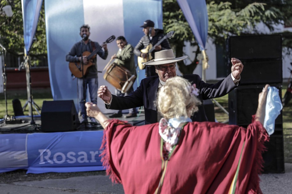 139983 | Las peñas folclóricas llenaron de color y música el distrito Sudoeste - Guillermo Turin Bootello