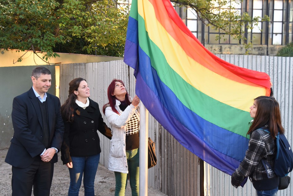 140333 | Izamiento Mes de la Diversidad Sexual - Dir. Gral. de Comunicación Social (Silvio Moriconi)