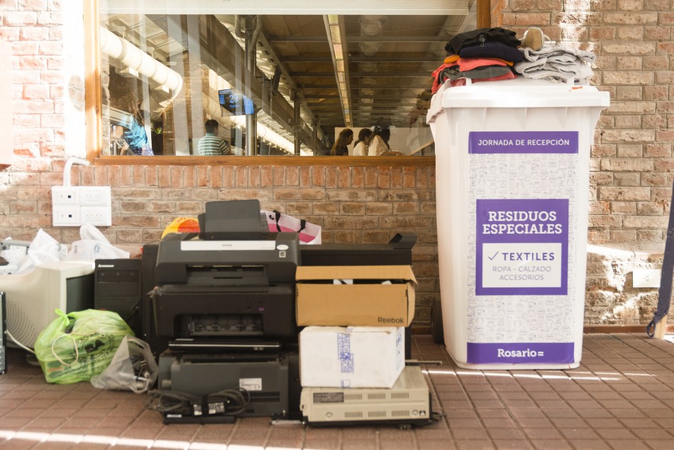 146105 | Las jornadas de recepción de materiales textiles e informáticos, con gran resultado -