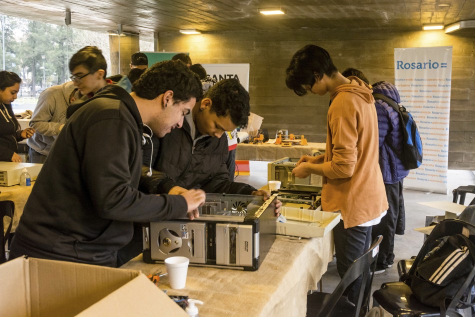 146103 | Las jornadas de recepción de materiales textiles e informáticos, con gran resultado -