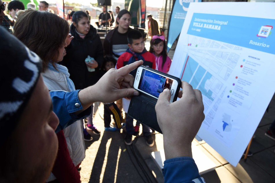 147728 | Anuncio Apertura Calles Villa Banana. Archivo - Subsecretaría de Comunicación Social (Marcelo Beltrame)