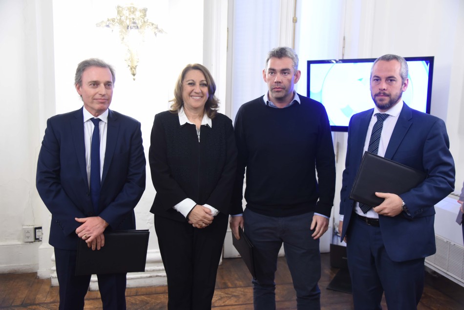 155450 | Fein adjudicó oficialmente el nuevo sistema de transporte urbano de pasajeros - Subsecretaría de Comunicación Social (Silvio Moriconi)