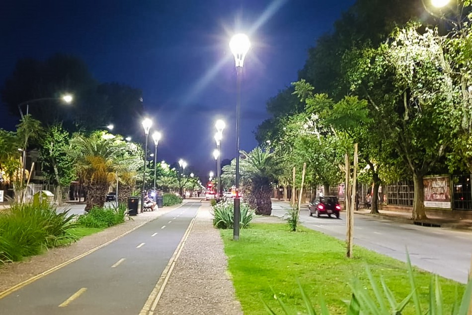 170191 | El bulevar Oroño ya cuenta con más de 1700 nuevas luminarias led -