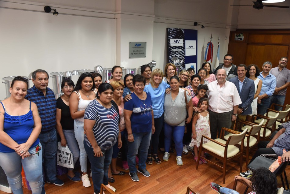 188736 | Donación de cocinas a comedores de la ciudad  - Subsecretaría de Comunicación Social (Silvio Moriconi)