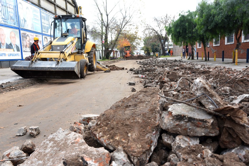 208435 | Recorrida por obras de Pavimento en Ludueña - Subsecretaría de Comunicación Social (Silvio Moriconi)