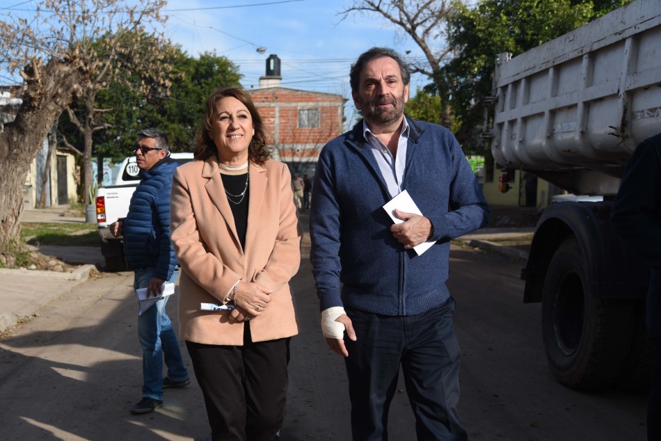 215865 | Recorrida obras de pavimento a nivel definitivo en B° Las Heras - Subsecretaría de Comunicación Social (Silvio Moriconi)