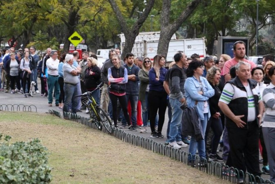 221030 | Entrega de árboles - Gentileza Alan Monzón (Rosario3.com)