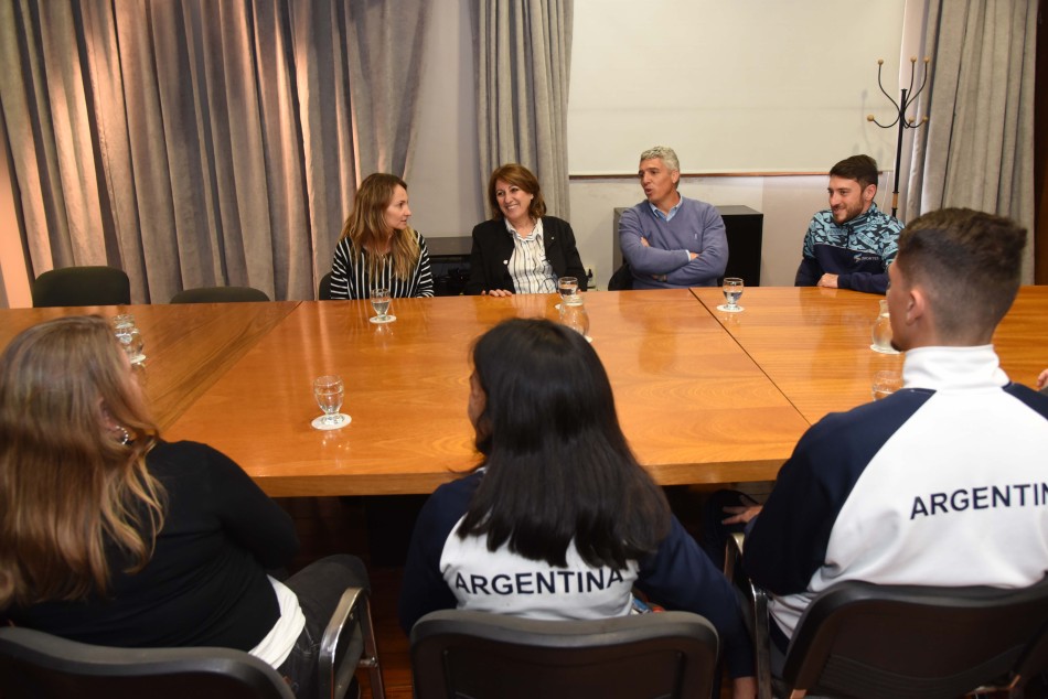 223066 | La intendenta recibió a deportistas paralímpicos tras su destacada participación en Lima - Subsecretaría de Comunicación Social (Silvio Moriconi)