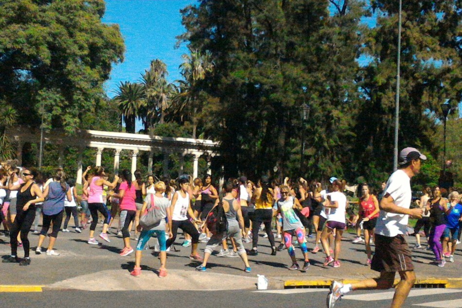 226704 | Calle Recreativa: Festejo central  con Mega Zumba en Oroño y Cochabamba. - Municipalidad de Rosario