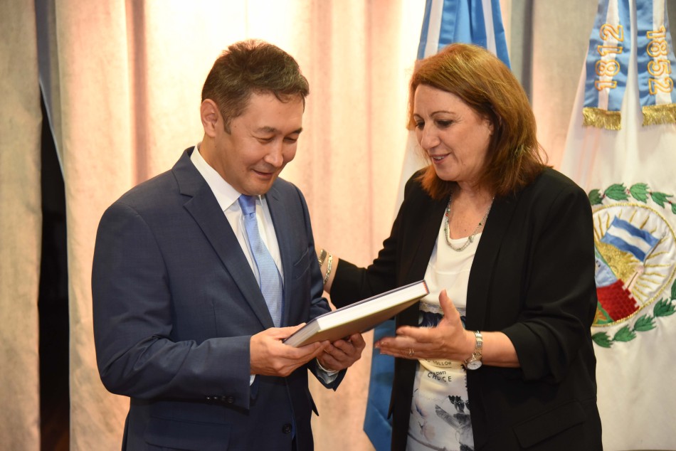 234810 | Firma hermanamiento con Almaty (Kazajistán) - Subsecretaría de Comunicación Social (Silvio Moriconi)