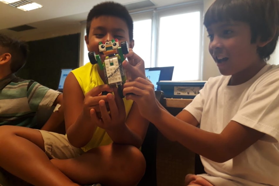245730 | Arrancaron los talleres de robótica y videojuego de verano con más de 200 inscriptos - Secretaría de Modernización y Cercanía