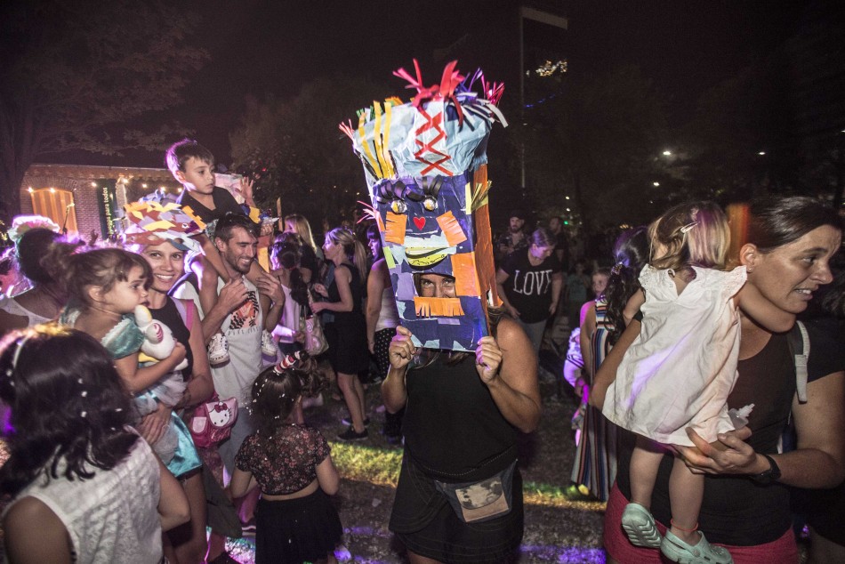 249454 | Baile de cabezudos en Ciudad de los Niños - Sec. de Cultura y Educación (Guillermo Turin Bootello)