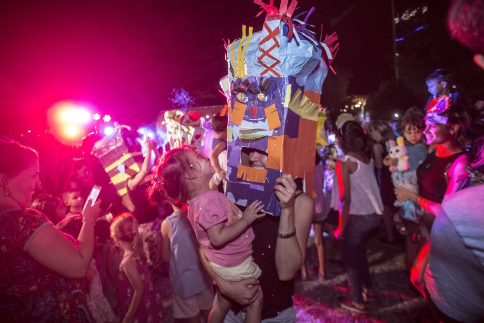 249455 | Baile de cabezudos en Ciudad de los Niños - Sec. de Cultura y Educación (Guillermo Turin Bootello)