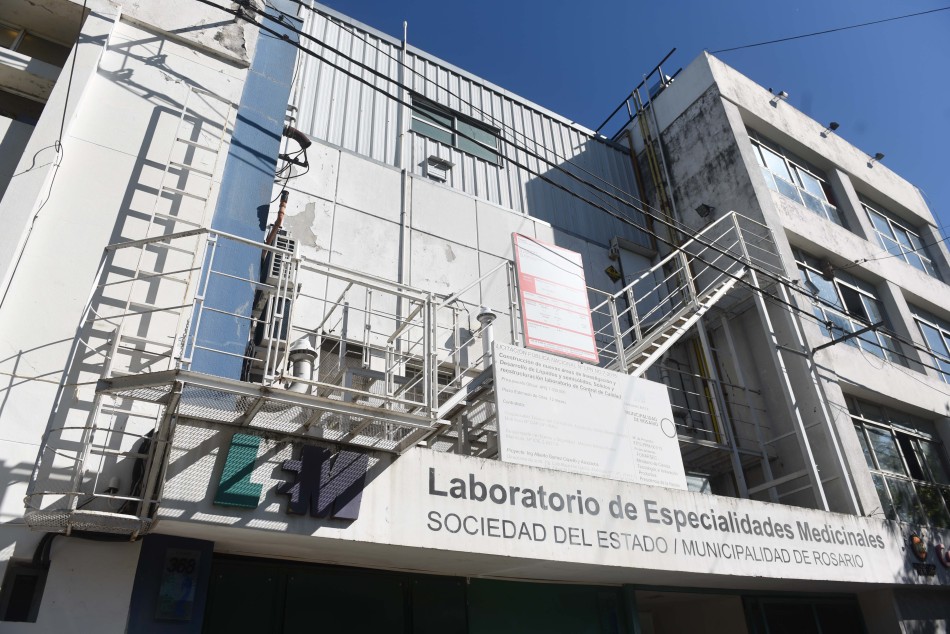 254297 | Produccion Alcohol en gel en el LEM - Subsecretaría de Comunicación Social (Silvio Moriconi)