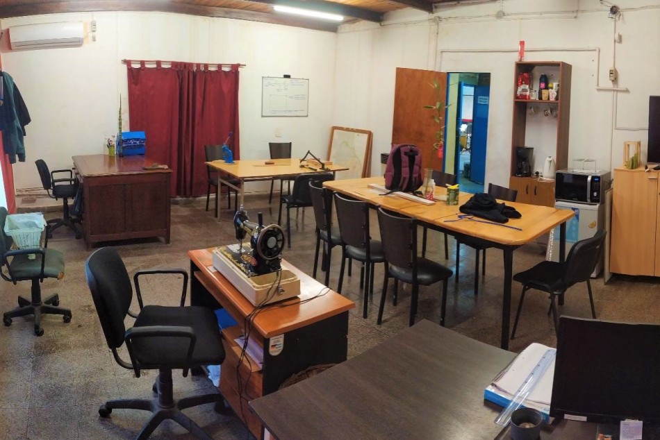 256570 | Confección de cubrebocas y máscaras faciales en Parques y Paseos - Gentileza Dirección Parques y Paseos