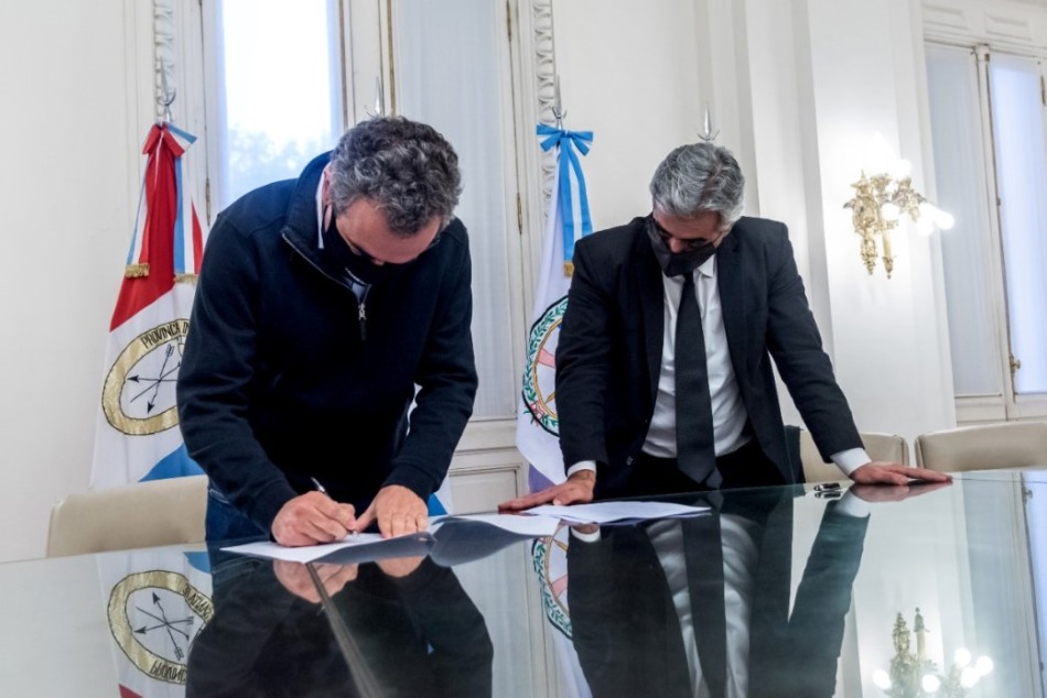 260980 | El intendente Javkin junto al rector Bartolacci en la firma del acuerdo - Mamu Beltrame