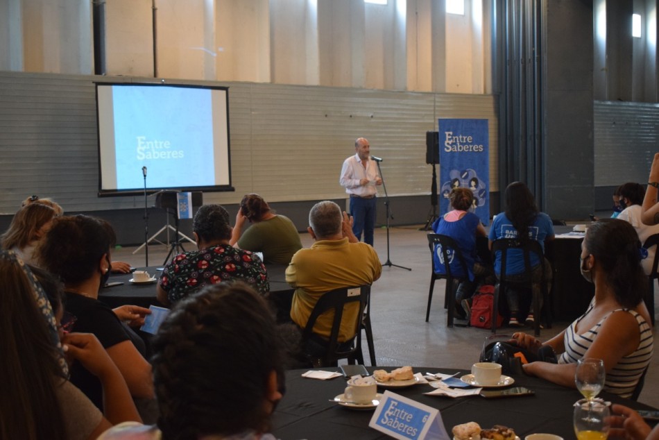 301697 | Se presentó la edición 2021 del ciclo Entre saberes -