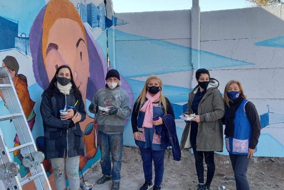 317662 | Muralistas y docentes del Jardín Tambor de Tacuarí - Gentileza