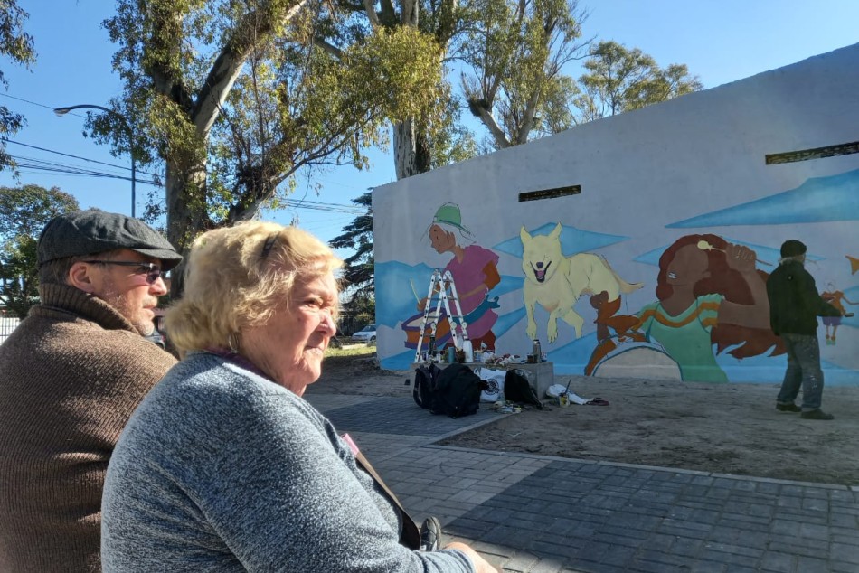 317667 | Vecinas y vecinos de barrio Roque Sáenz Peña disfrutan de la primera Plaza de Bolsillo de Rosario - Gentileza
