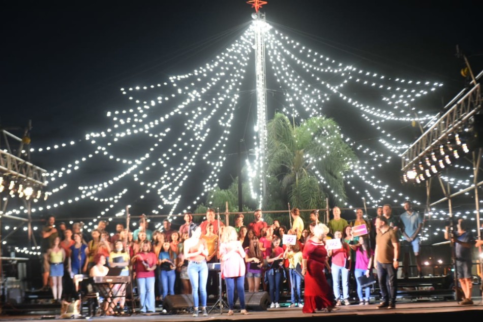 340059 | Encendido del árbol de Navida en Pellegrini y Oroño - Sebastián Suárez Meccia