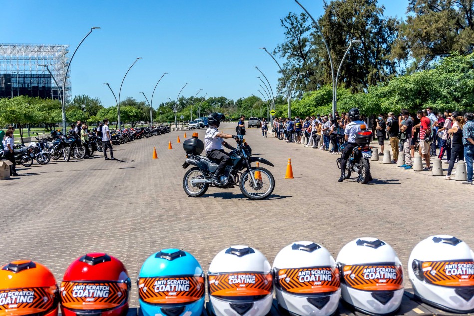 350283 | Canje de Cascos - Subsecretaría de Comunicación Social (Marcelo Beltrame)