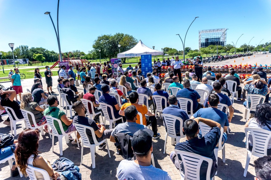 350285 | Canje de Cascos - Subsecretaría de Comunicación Social (Marcelo Beltrame)