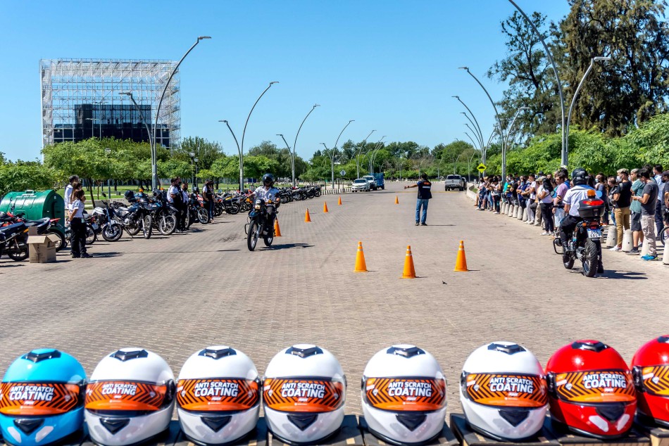 350287 | Canje de Cascos - Subsecretaría de Comunicación Social (Marcelo Beltrame)
